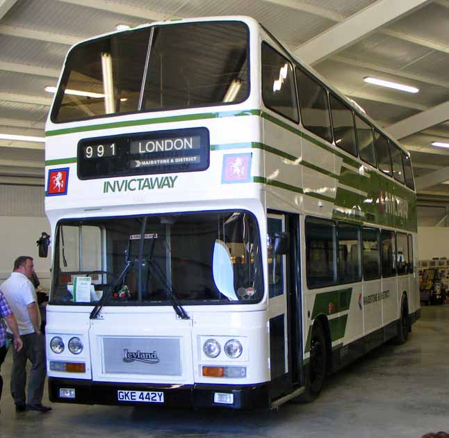 Maidstone & District Leyland Olympian ECW coach 5442